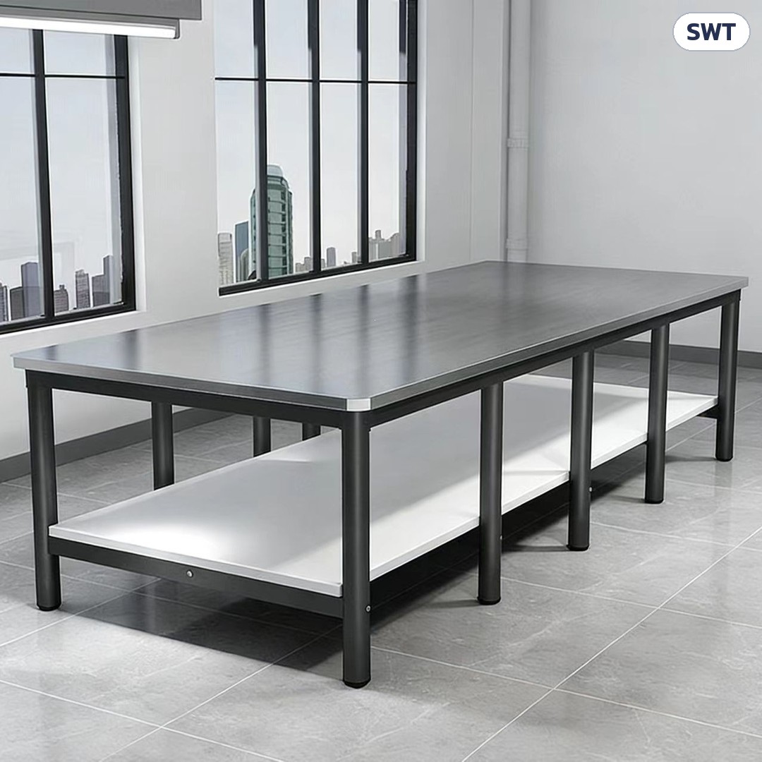 โต๊ะท็อปสแตนเลส SWT โครงสีขาว/ดำ ชั้นเดียว / 2 ชั้น – ภาพโต๊ะท็อปสแตนเลส โครงเหล็กพ่นสีดำ แบบ 2 ชั้น ชั้นล่างเป็นแผ่นบอร์ดสีขาวไว้เก็บของใต้โต๊ะ